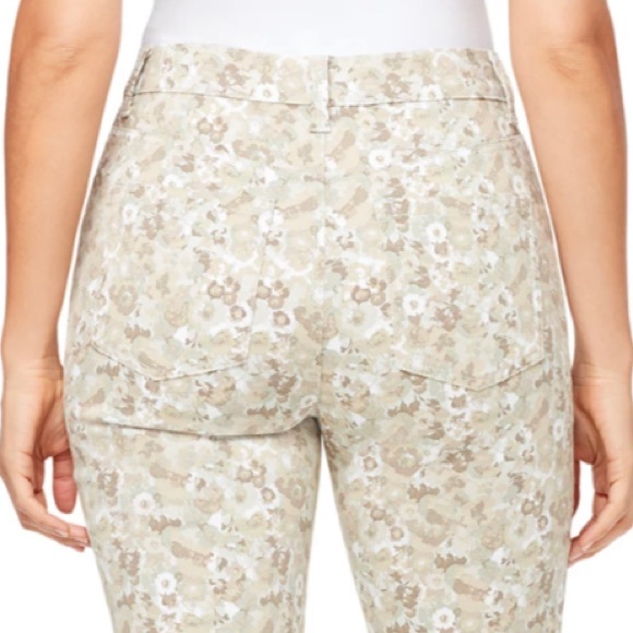 Gloria Vanderbilt Women’s Classic Amanda Jean - Picture 2 of 6